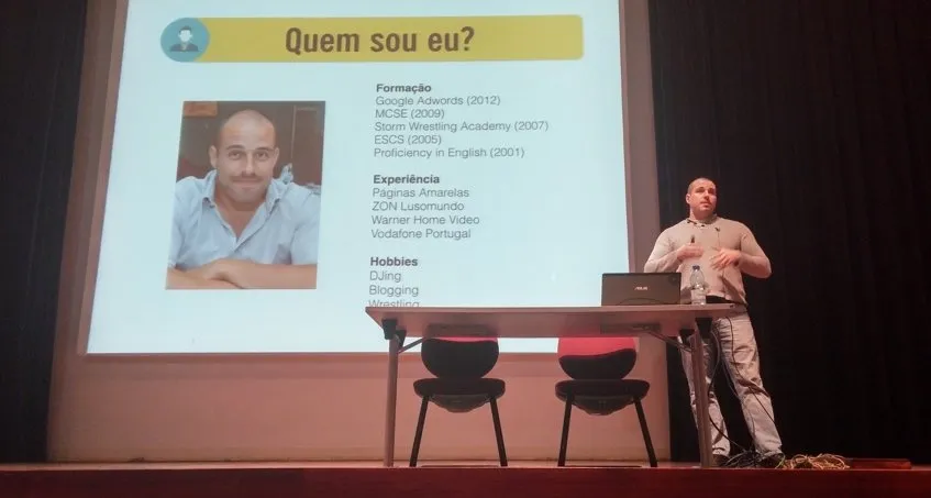Apresentação de Marketing no Auditório da ESCS
